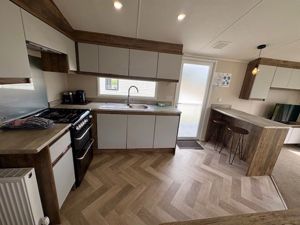 Kitchen- click for photo gallery